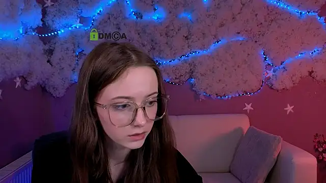 Snapshot of chloe_ley chatting on 03/23/26, 01:22 chloe ley online show from 03/23/26, 01:22