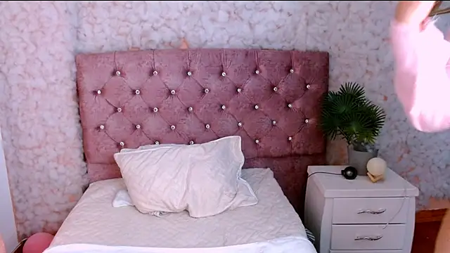 Sofiazaf  online show from 03/17/26, 07:39