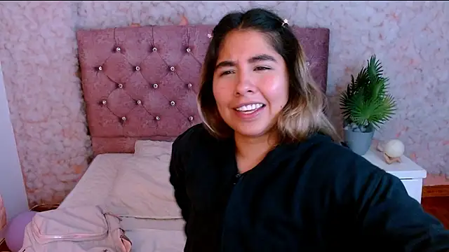 Sofiazaf  online show from 03/09/26, 12:20