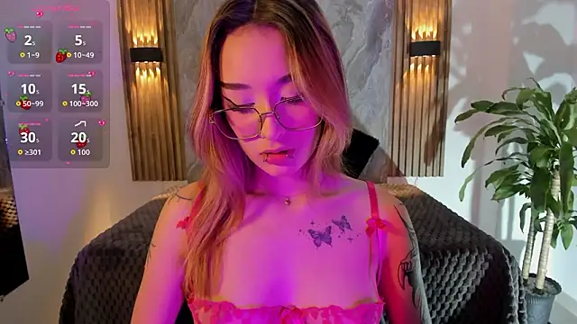 Snapshot of Melodylanee chatting on 03/02/26, 11:06 Melodylanee online show from 03/02/26, 11:06