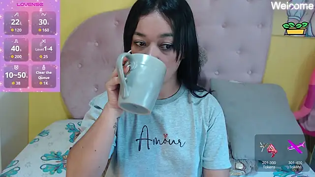 Snapshot of Sophiiee_Gray chatting on 05/05/26, 01:03 Sophiiee Gray online show from 05/05/26, 01:03