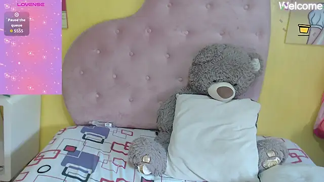 Snapshot of Sophiiee_Gray chatting on 05/28/26, 03:07 Sophiiee Gray online show from 05/28/26, 03:07