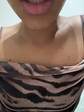 Snapshot of Luarin chatting on 03/01/26, 03:56 Luarin online show from 03/01/26, 03:56