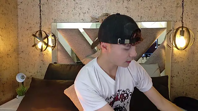 Crush Nier online show from 02/27/26, 12:38