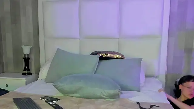 CaliferAndAurora online show from 03/11/26, 04:23