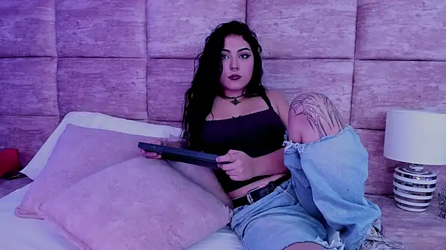 CaliferAndAurora online show from 04/13/26, 03:54