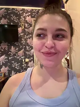 Snapshot of VanessaRaigen chatting on 03/01/26, 11:27 VanessaRaigen online show from 03/01/26, 11:27