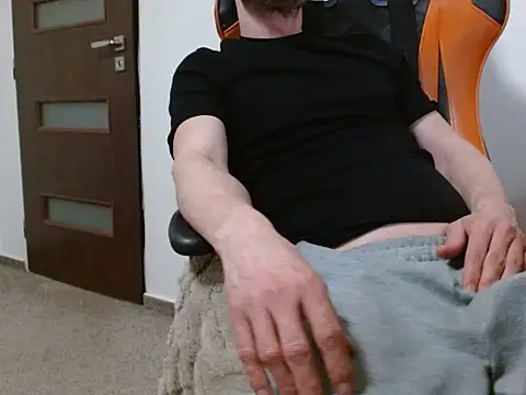 Snapshot of Sokarek chatting on 04/06/26, 07:48 Sokarek online show from 04/06/26, 07:48