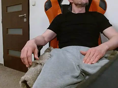 Snapshot of Sokarek chatting on 04/05/26, 04:41 Sokarek online show from 04/05/26, 04:41