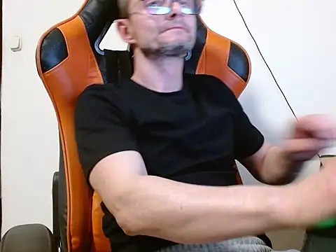 Snapshot of Sokarek chatting on 03/27/26, 09:38 Sokarek online show from 03/27/26, 09:38