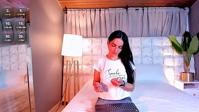 Snapshot of Samantha_Velle chatting on 05/19/26, 01:40 Samantha Velle online show from 05/19/26, 01:40
