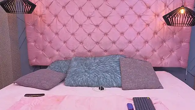 SARA HORNY- online show from 04/01/26, 04:14