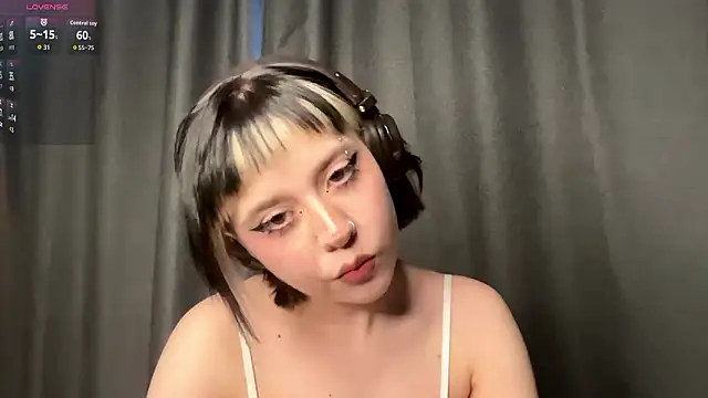 AueshaSimon online show from 03/08/26, 09:12