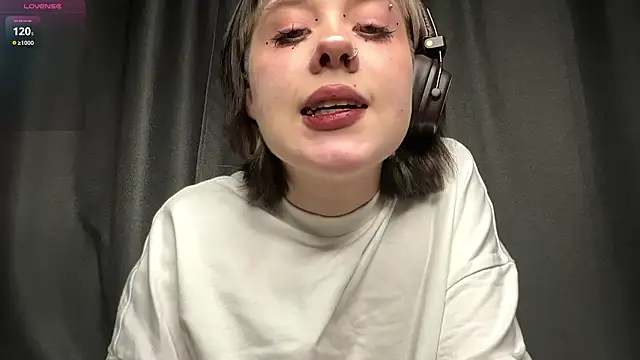 AueshaSimon online show from 03/13/26, 11:04