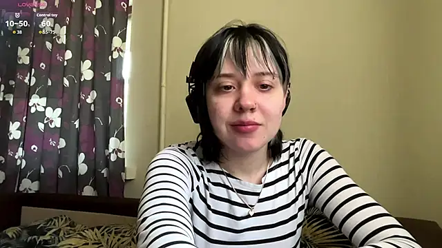 AueshaSimon online show from 06/04/26, 07:46