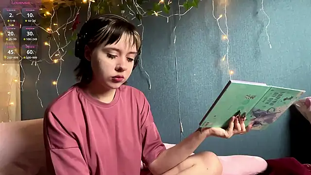 AueshaSimon online show from 04/11/26, 05:04