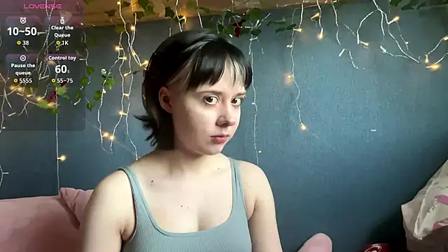 AueshaSimon online show from 04/15/26, 05:13