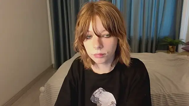 Snapshot of MollySally chatting on 07/10/26, 04:12 MollySally online show from 07/10/26, 04:12