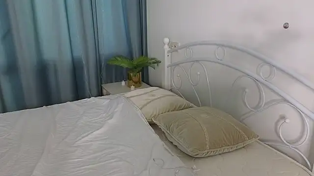 MollySally online show from 05/25/26, 04:12