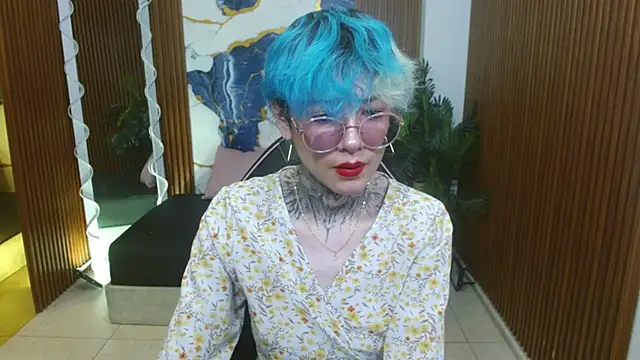 Lyra tay online show from 04/09/26, 07:09