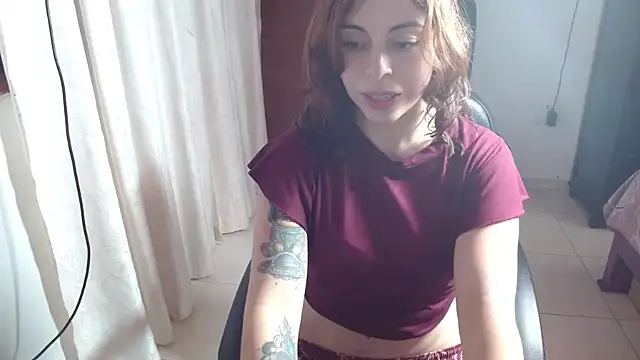 Snapshot of IrisArellano_ chatting on 06/23/26, 01:09 IrisArellano online show from 06/23/26, 01:09