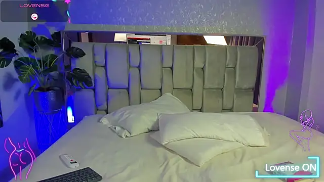 PaulinaLopez  online show from 03/15/26, 09:00