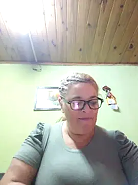momismilf544 online show from 04/22/26, 02:07