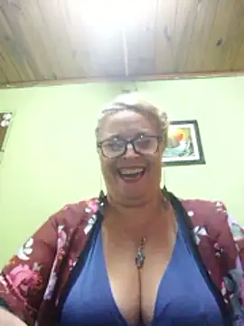 momismilf544 online show from 04/26/26, 05:21