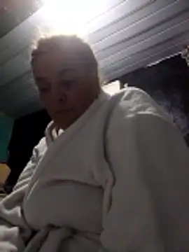momismilf544 online show from 05/05/26, 10:07