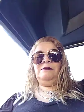 momismilf544 online show from 05/19/26, 07:21