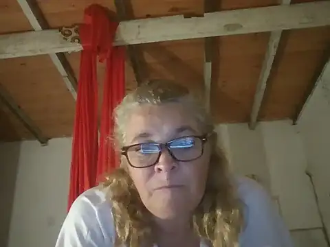 Snapshot of momismilf544 chatting on 04/02/26, 02:41 momismilf544 online show from 04/02/26, 02:41