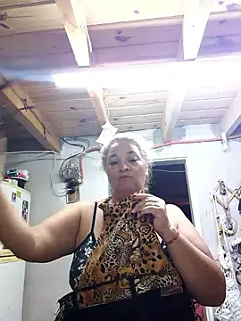 Snapshot of momismilf544 chatting on 04/14/26, 12:59 momismilf544 online show from 04/14/26, 12:59