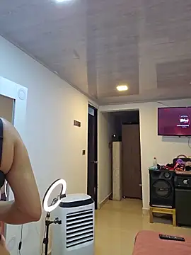 candy-xxx online show from 06/06/26, 10:37