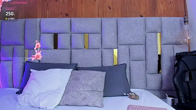 camilaa smith  online show from 04/16/26, 05:57