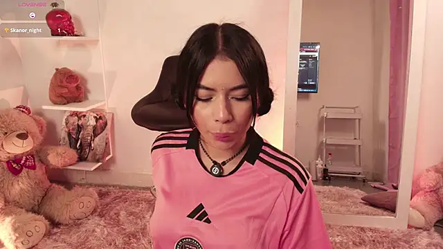 ema parkerr online show from 04/17/26, 12:57