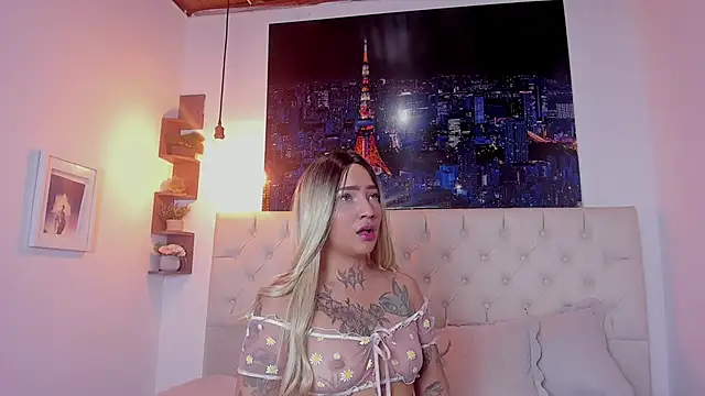 Snapshot of molly_katt chatting on 03/04/26, 08:38 molly katt online show from 03/04/26, 08:38