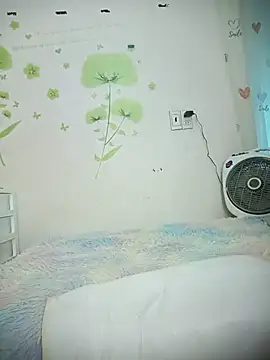 Snapshot of Meow_cute chatting on 06/30/26, 06:46 Meow cute online show from 06/30/26, 06:46