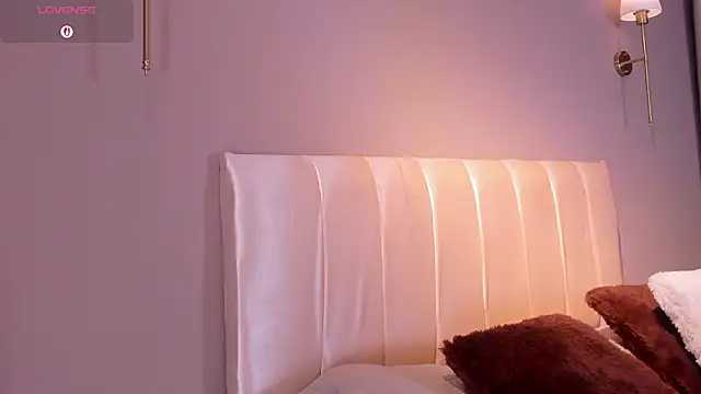 Agata Laurent  online show from 03/09/26, 05:00