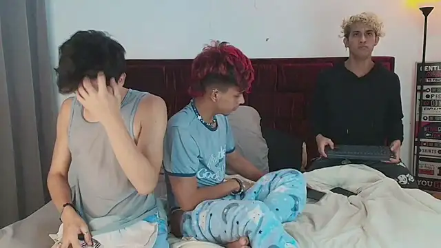 Bryan Santos z online show from 04/19/26, 01:39