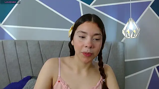 Snapshot of Sweet_kitty_05 chatting on 06/16/26, 09:15 Sweet kitty 05 online show from 06/16/26, 09:15