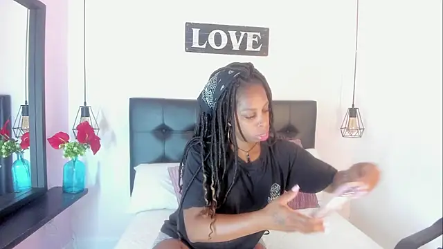 KatallelaMurillo online show from 04/24/26, 11:56