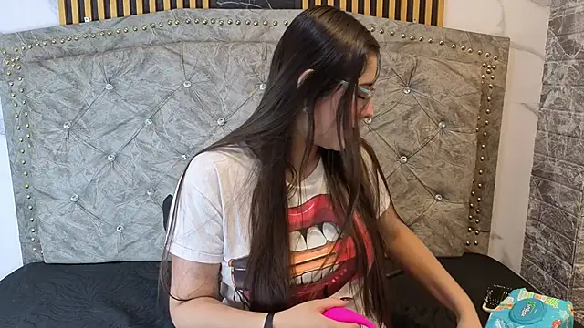 ElisVega online show from 03/11/26, 02:05