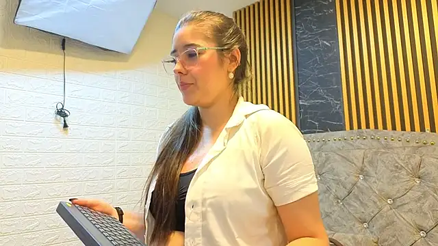 ElisVega online show from 03/08/26, 02:04