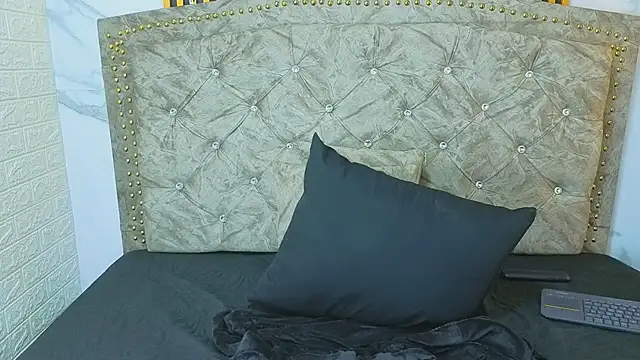 ElisVega online show from 03/22/26, 08:05