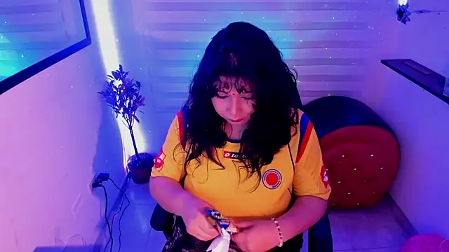 Snapshot of Agatha_Marin chatting on 06/18/26, 03:27 Agatha Marin online show from 06/18/26, 03:27