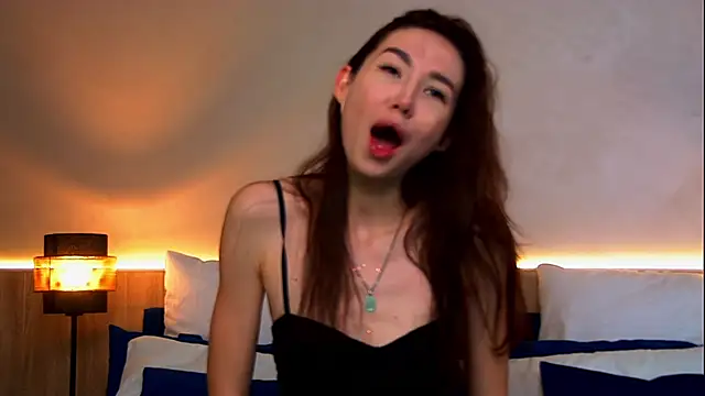 Snapshot of EmilyGray__ chatting on 06/04/26, 07:24 EmilyGray online show from 06/04/26, 07:24