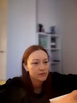 SadieSink  online show from 04/04/26, 06:09