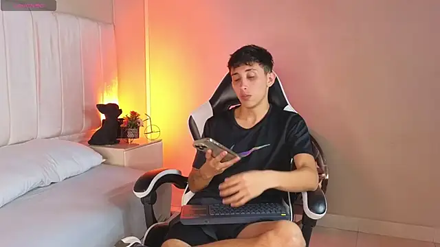 Rome cortes online show from 04/14/26, 07:52