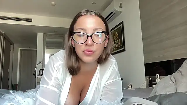 Kit kata online show from 03/27/26, 02:31