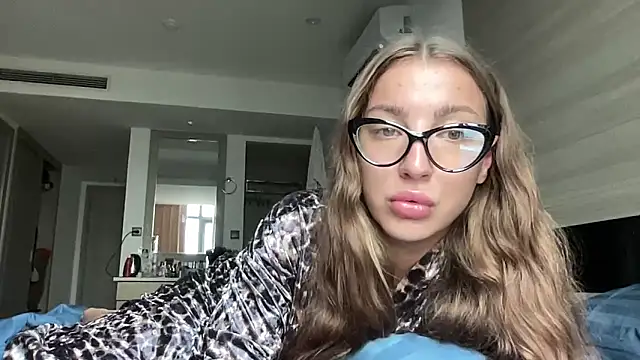 Kit kata online show from 04/13/26, 11:42